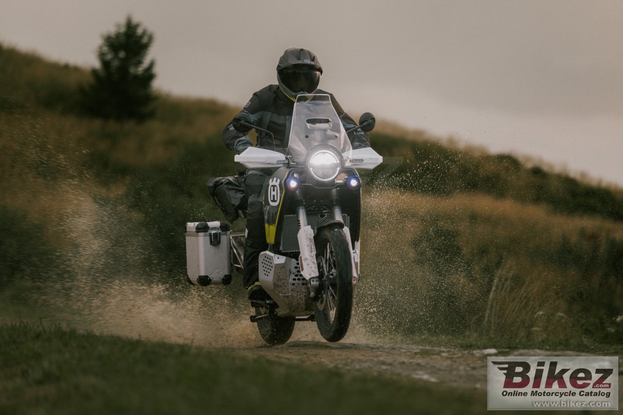 Thumbnail for Husqvarna Norden 901 Expedition 2025