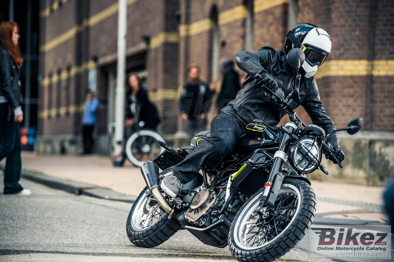 Thumbnail for Husqvarna Svartpilen 401 2018
