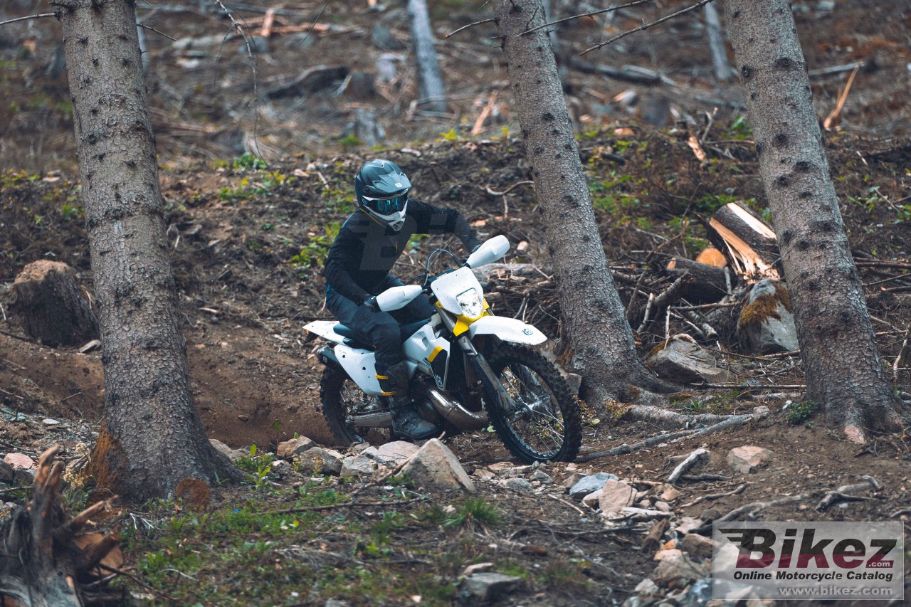Thumbnail for Husqvarna TE 300 2025