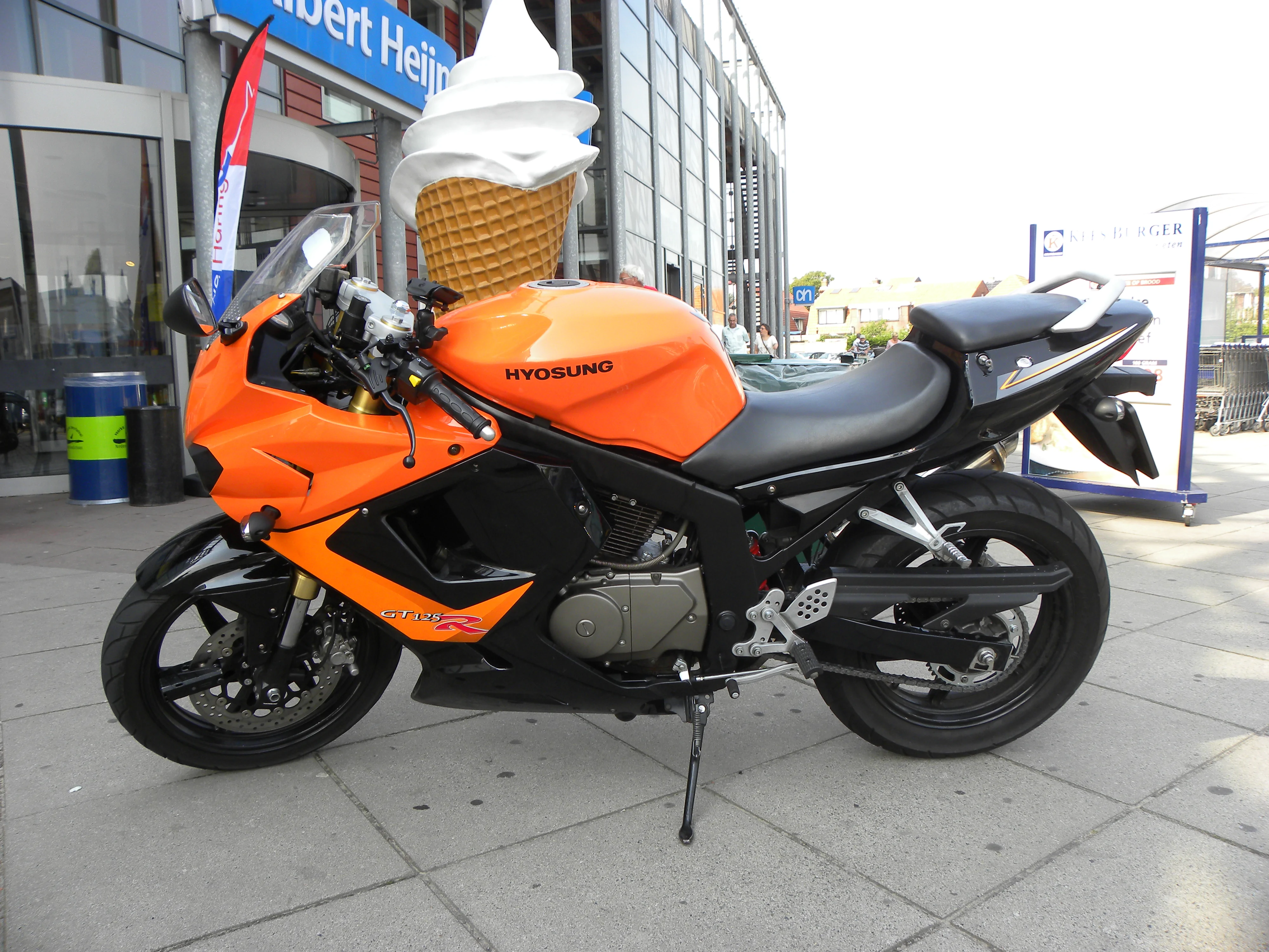Thumbnail for Hyosung GT125R 2009