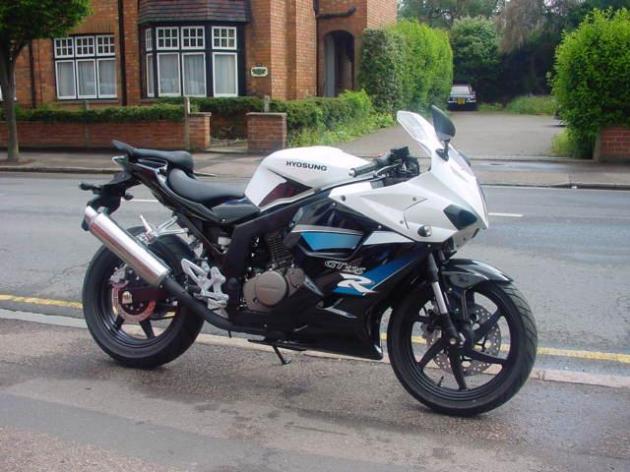 Hyosung GT125R
