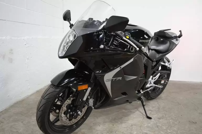 Hyosung GT250