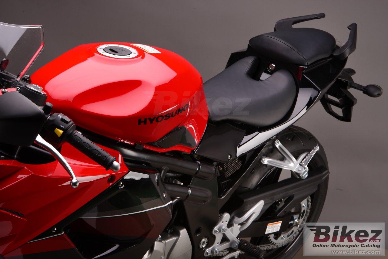 Thumbnail for Hyosung GT650R 2010