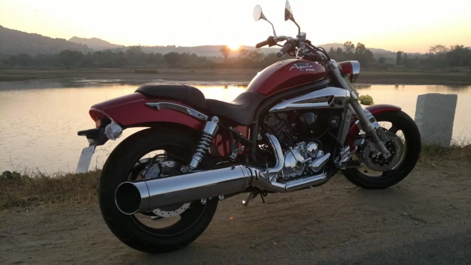 Hyosung GV700C