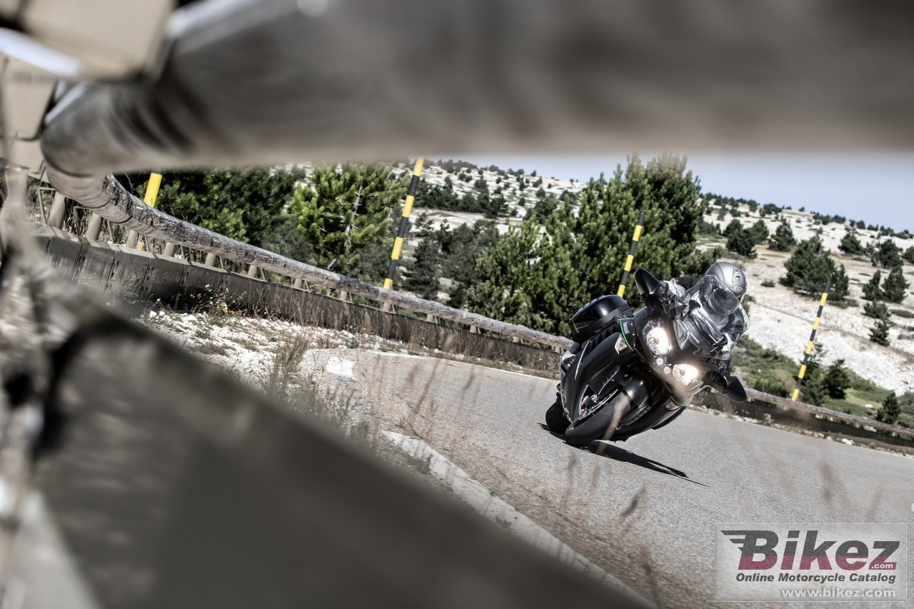 Thumbnail for Kawasaki 1400 GTR 2015