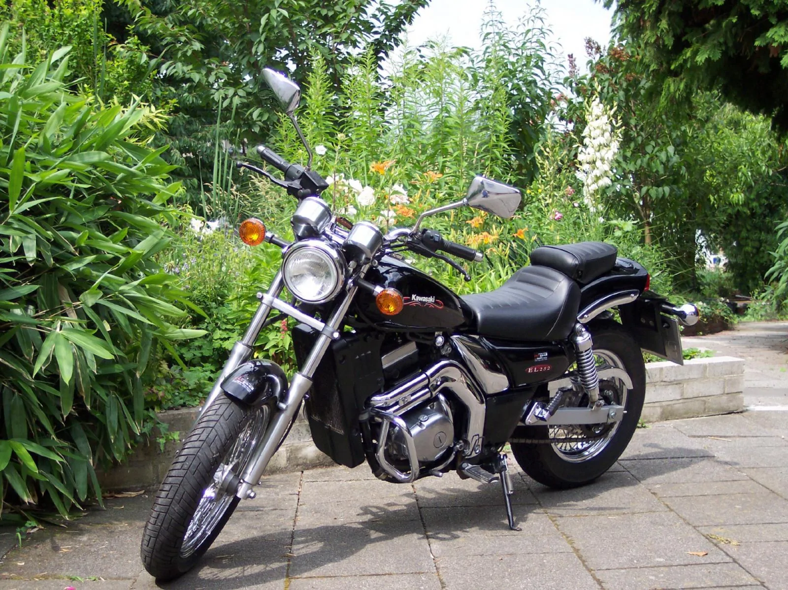 Thumbnail for Kawasaki EL 252 2000