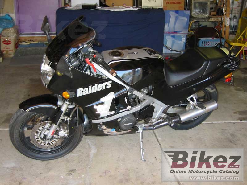Kawasaki GPZ 600 R (reduced effect)