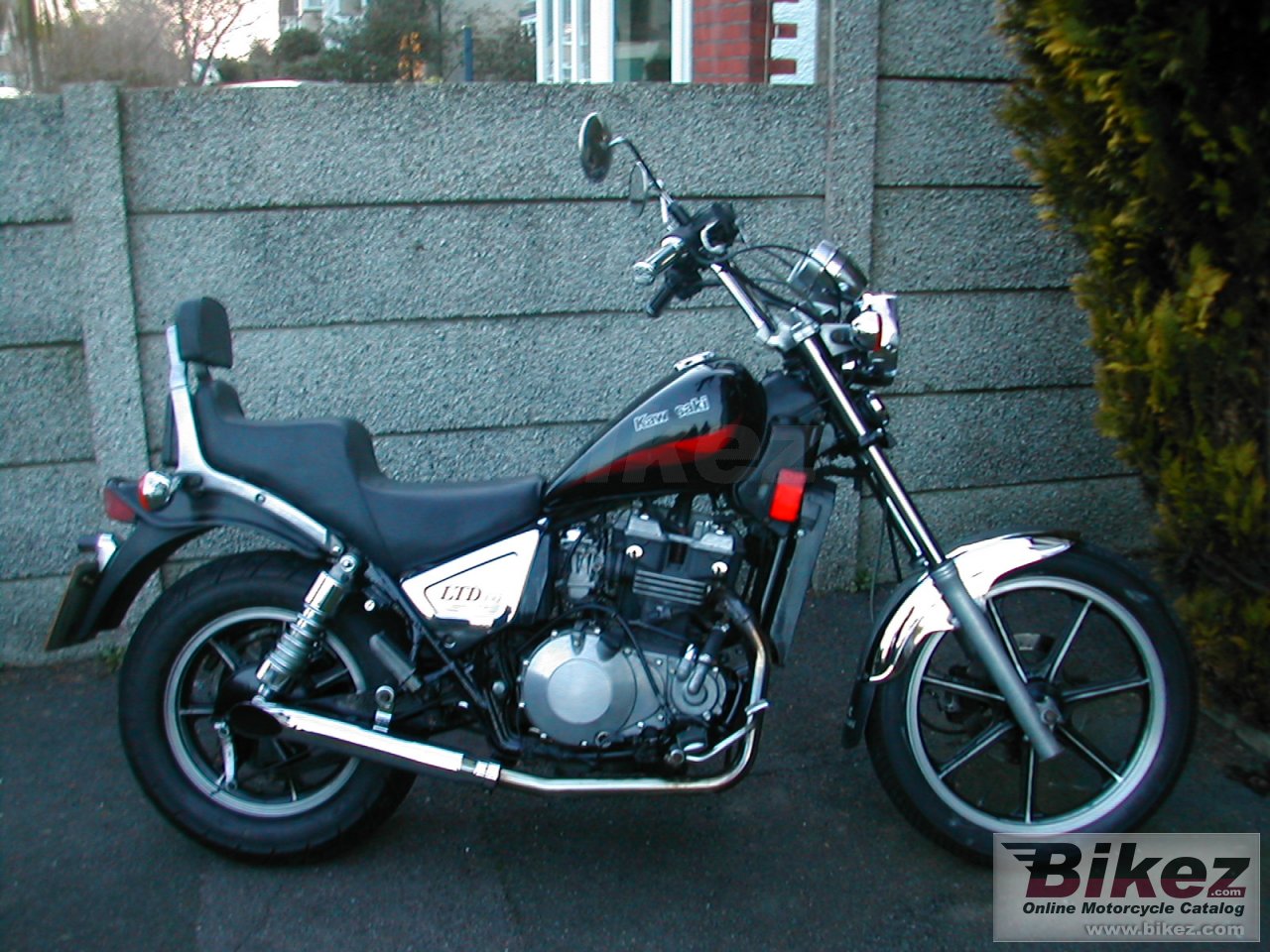 Kawasaki Z 450 LTD (reduced effect)