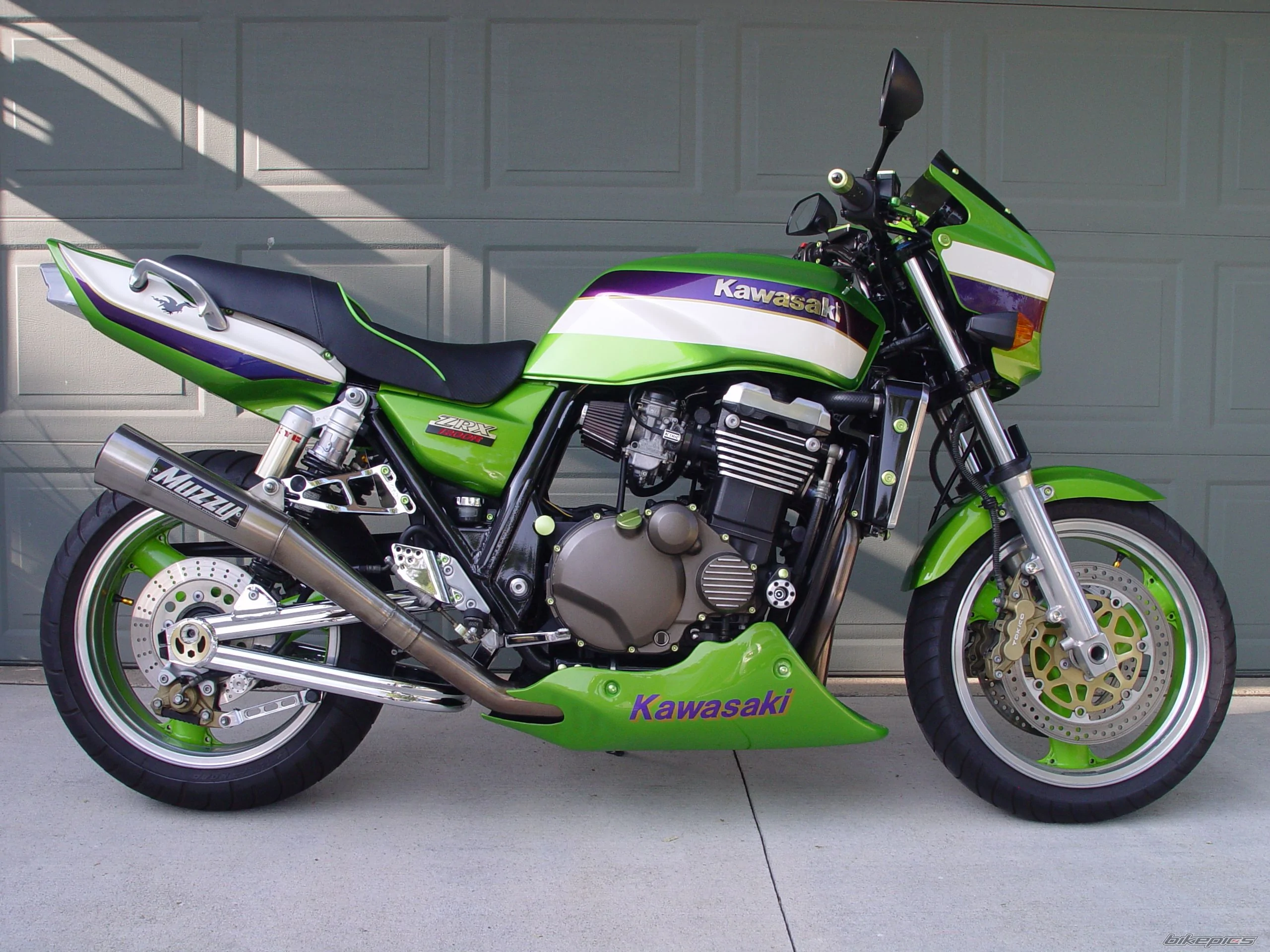 Thumbnail for Kawasaki ZRX 1200 2002