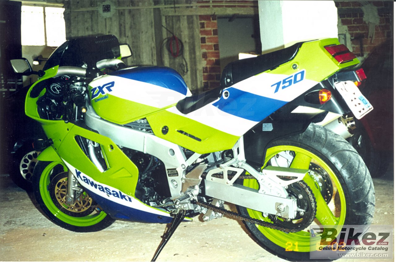 Kawasaki ZXR 750 (reduced effect)