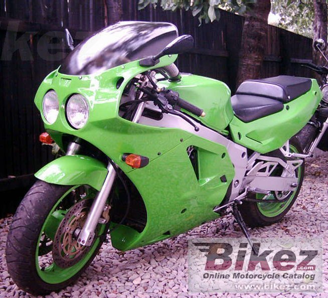 Kawasaki ZXR 750 R (reduced effect)