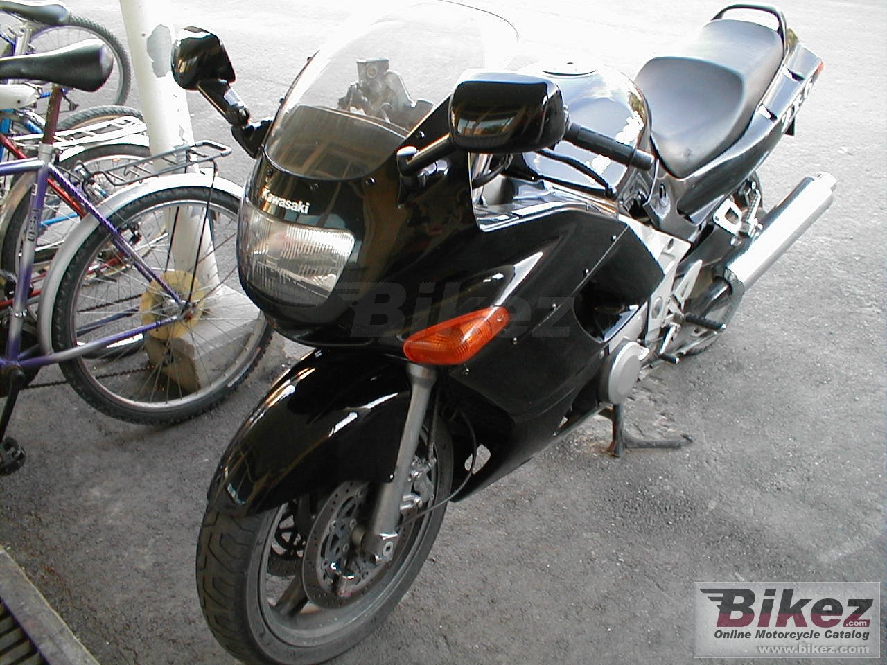 Thumbnail for Kawasaki ZZR 600 1998