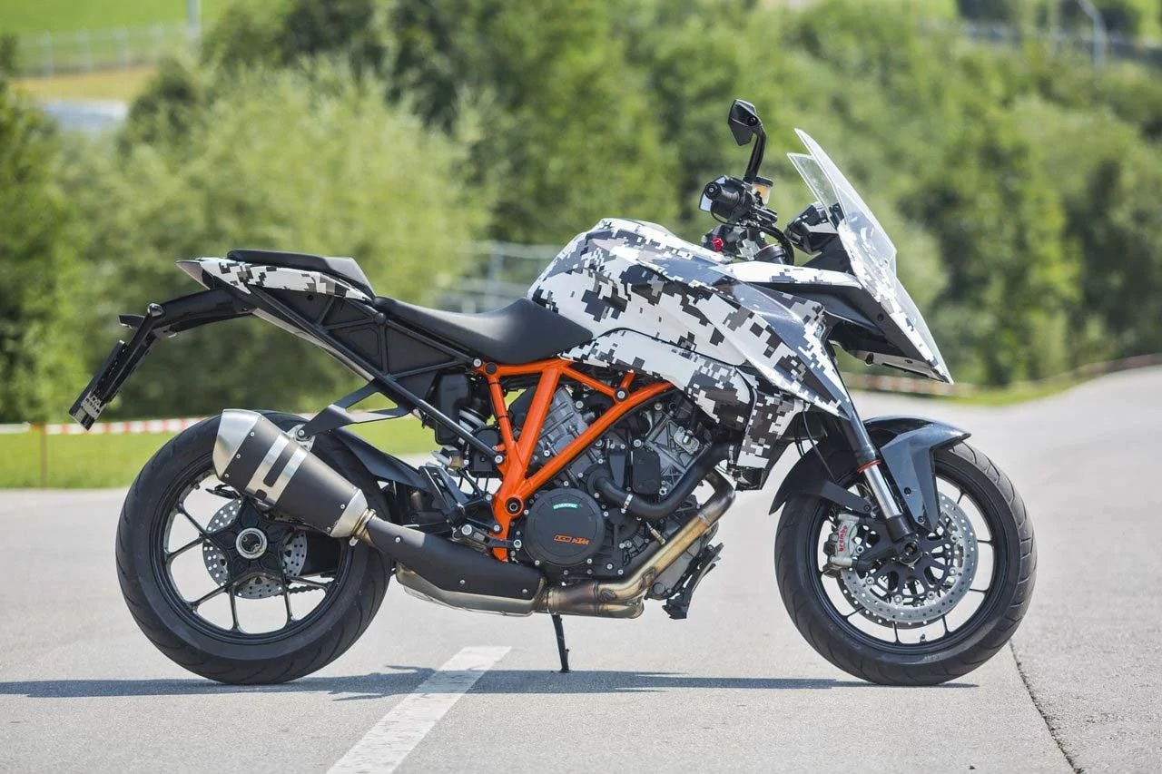 Thumbnail for KTM 1290 Super Duke GT 2016