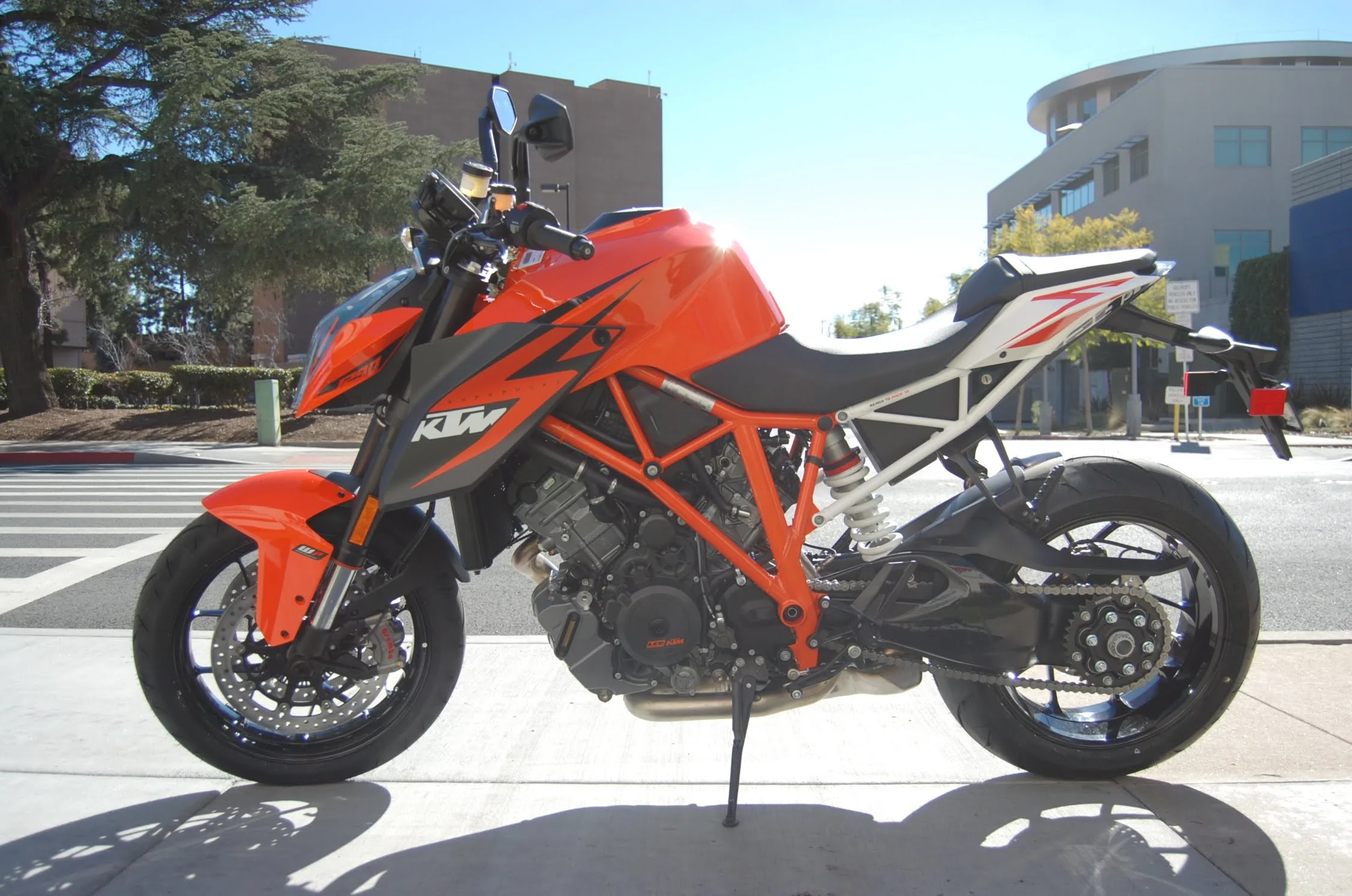 Thumbnail for KTM 1290 Super Duke R ABS 2015