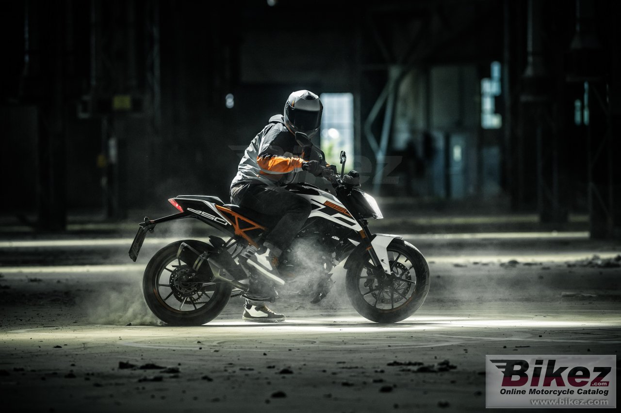 Thumbnail for KTM 250 Duke 2017