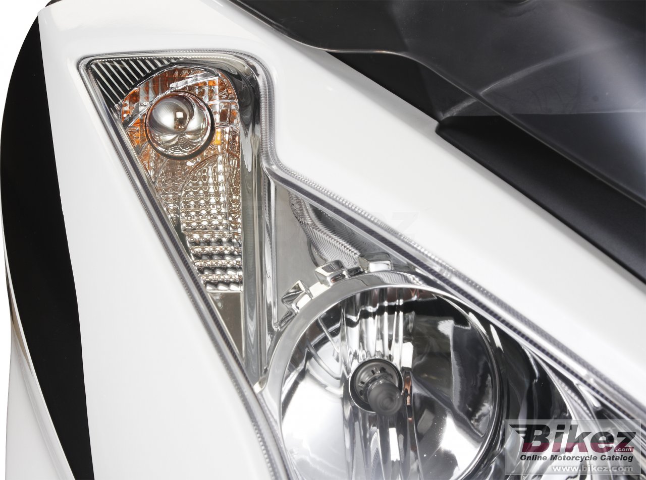 Thumbnail for Kymco Downtown 300i 2011