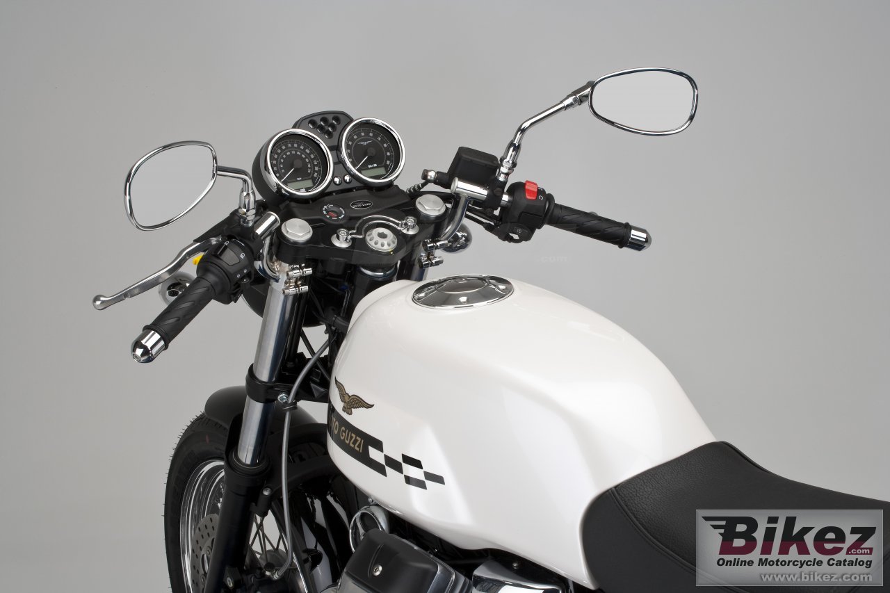 Thumbnail for Moto Guzzi V7 Cafe Classic 2011