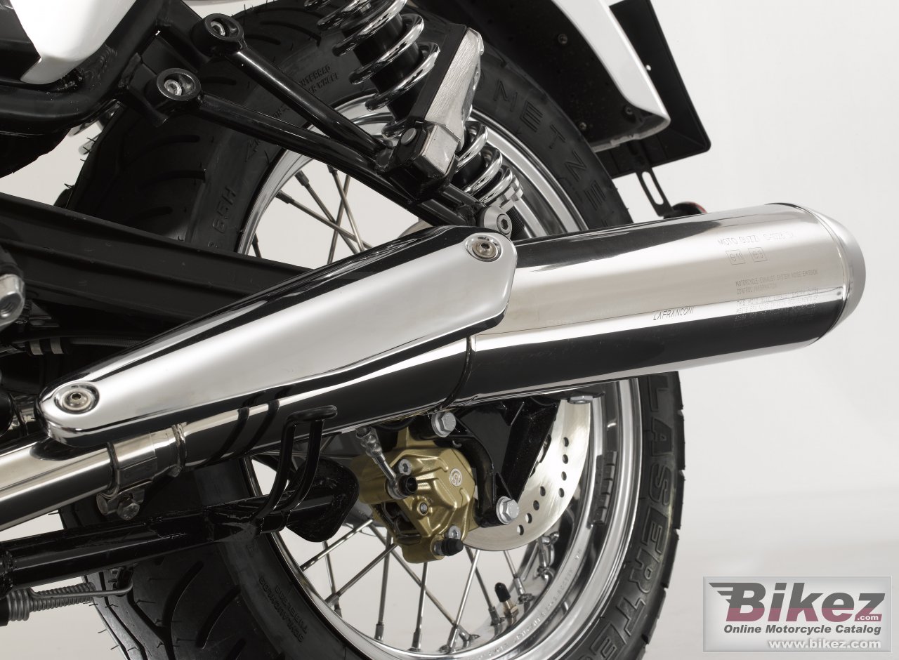 Thumbnail for Moto Guzzi V7 Classic 2009