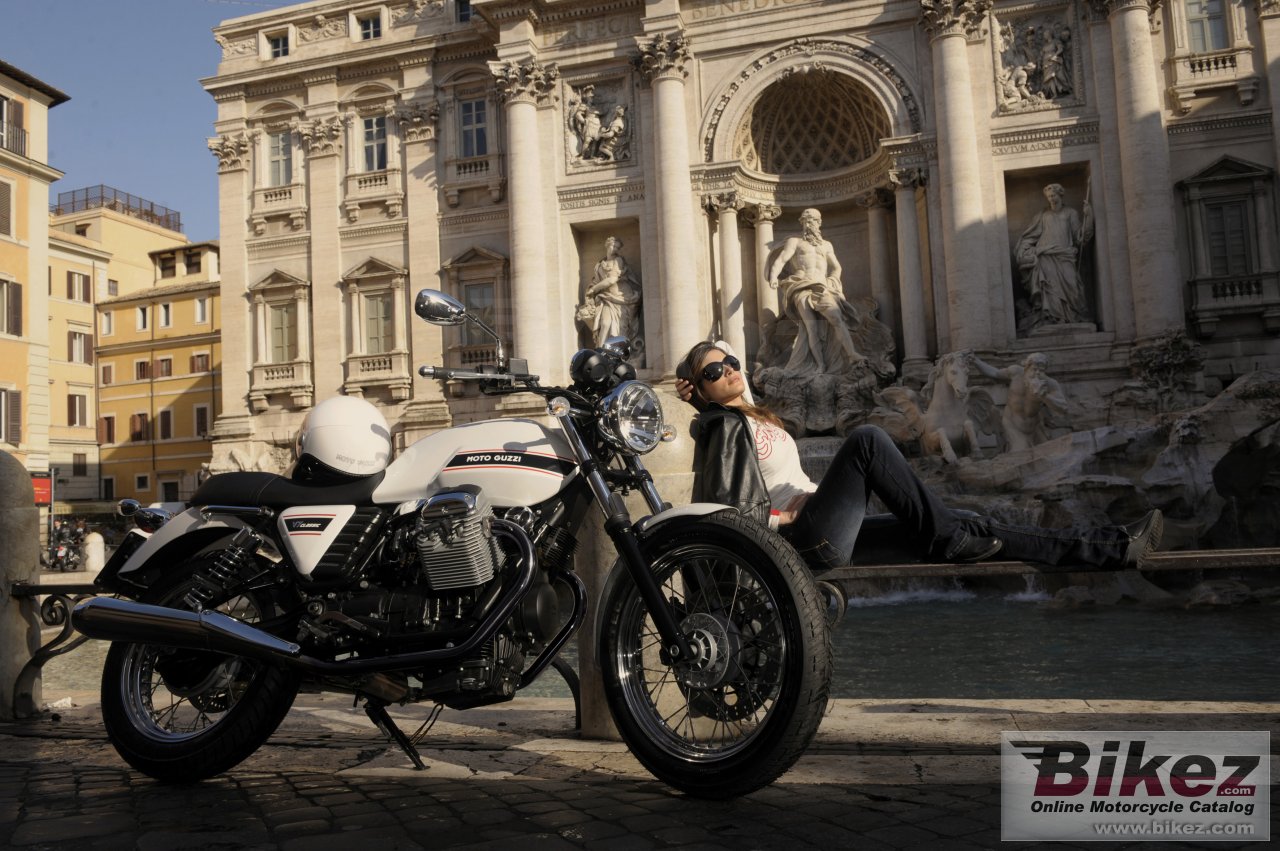 Thumbnail for Moto Guzzi V7 Classic 2011