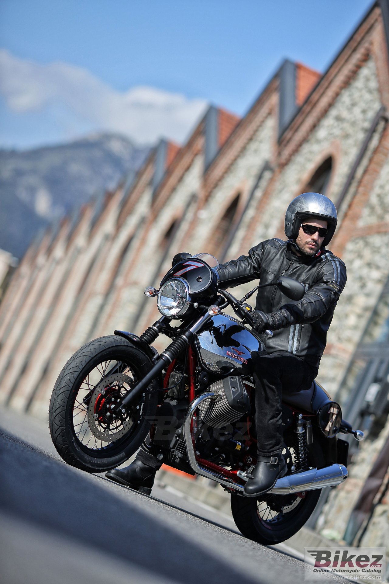 Thumbnail for Moto Guzzi V7 II Racer 2015