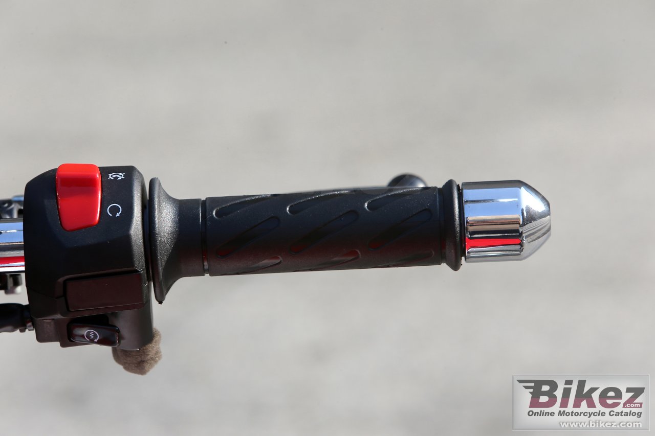Thumbnail for Moto Guzzi V7 II Special 2015