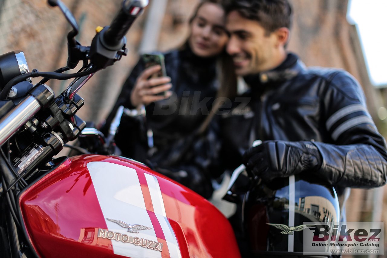 Thumbnail for Moto Guzzi V7 II Special 2015