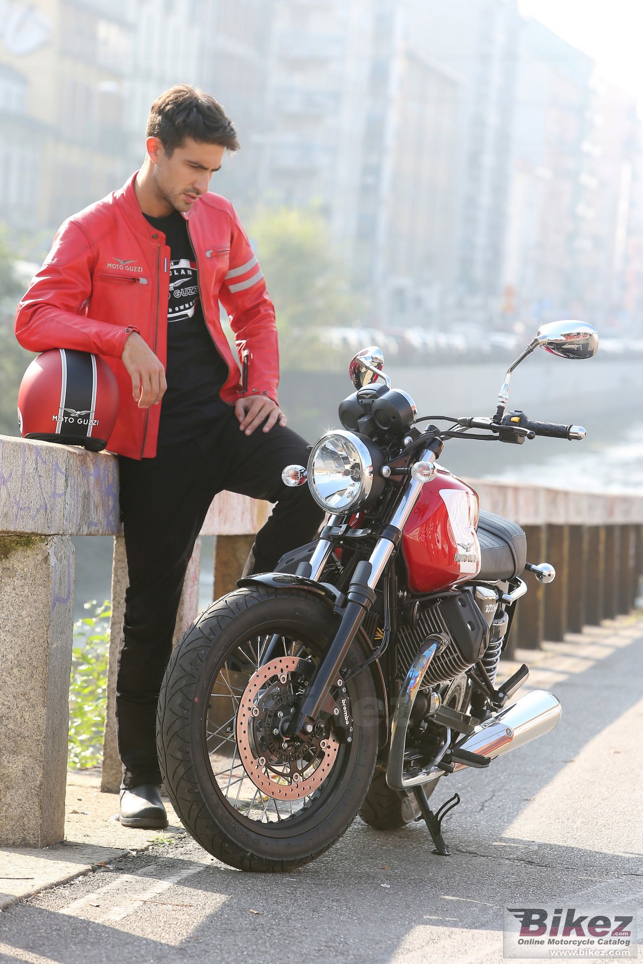 Thumbnail for Moto Guzzi V7 II Special 2015