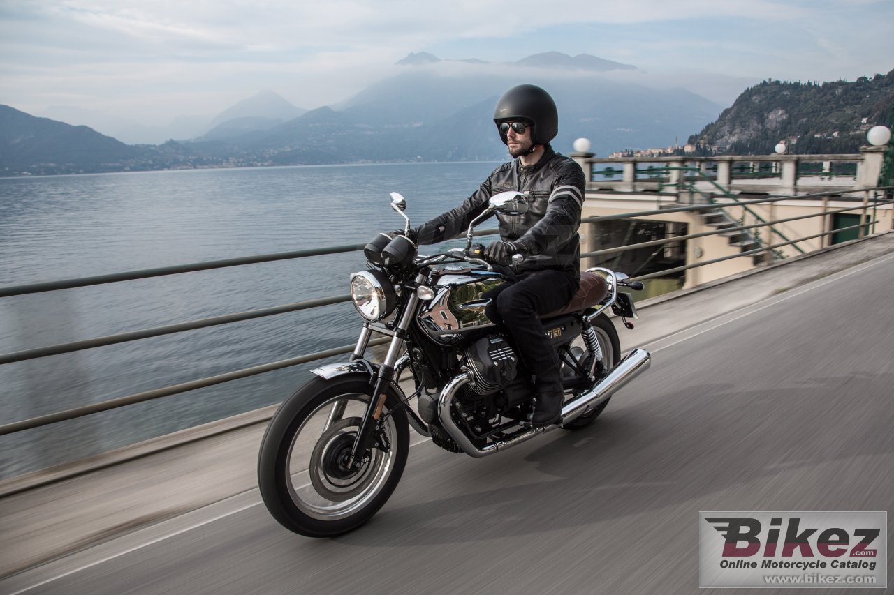Thumbnail for Moto Guzzi V7 III Anniversario 2017