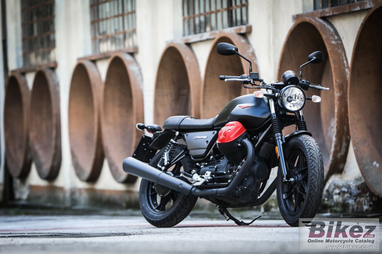 Thumbnail for Moto Guzzi V7 III Carbon 2020