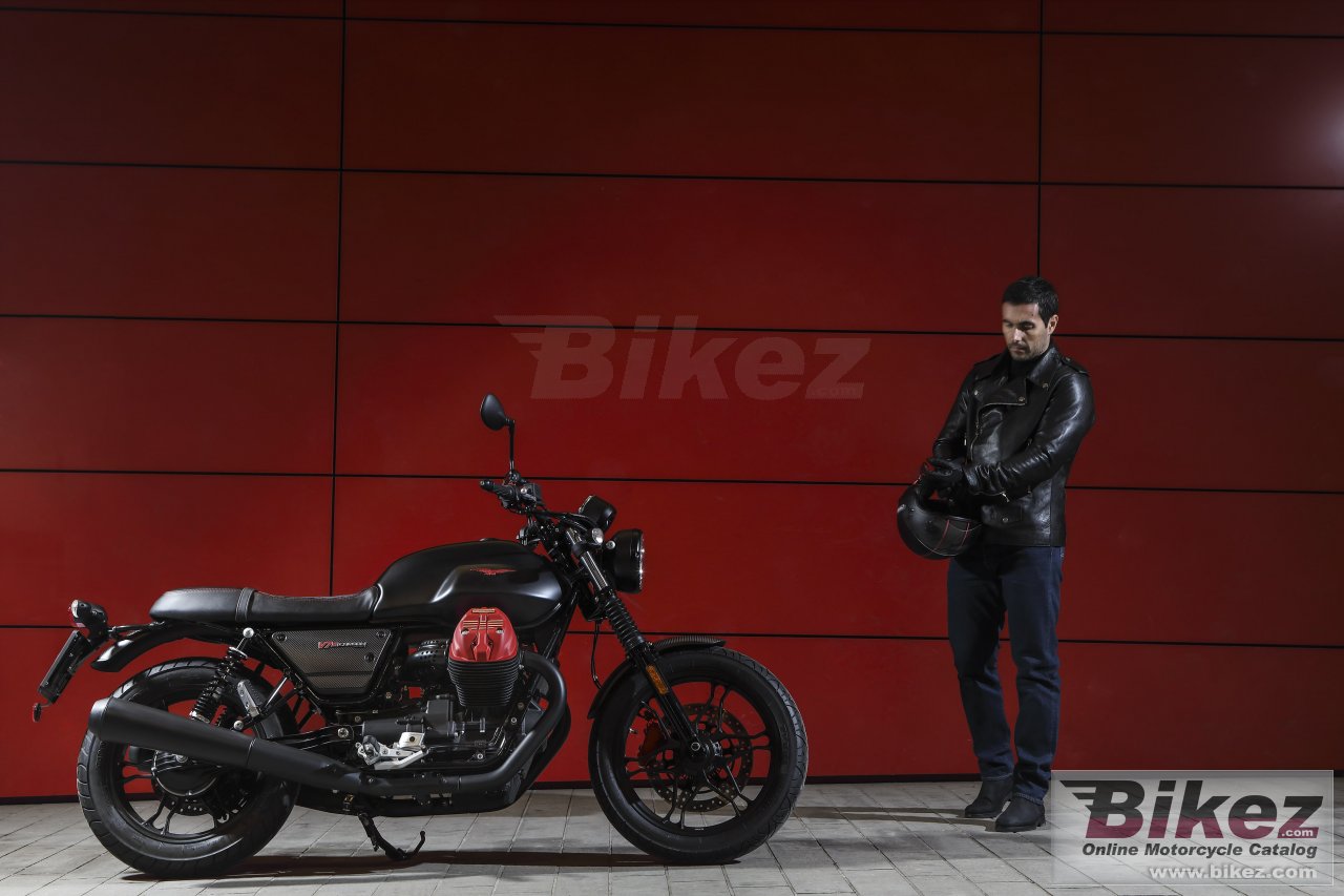 Thumbnail for Moto Guzzi V7 III Carbon 2020