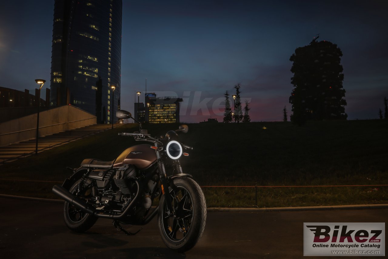 Thumbnail for Moto Guzzi V7 III Stone Night Pack 2020