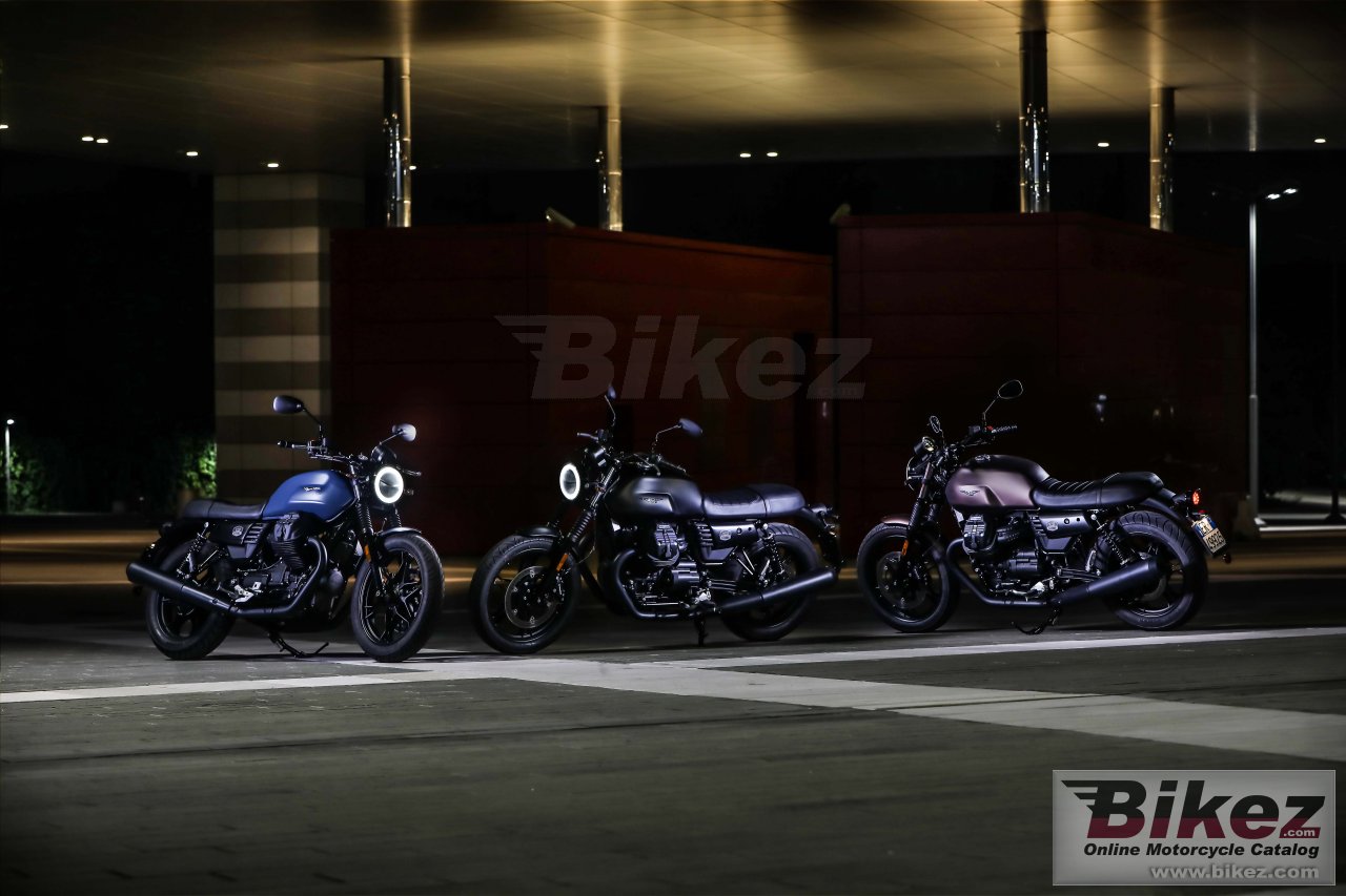 Thumbnail for Moto Guzzi V7 III Stone Night Pack 2020