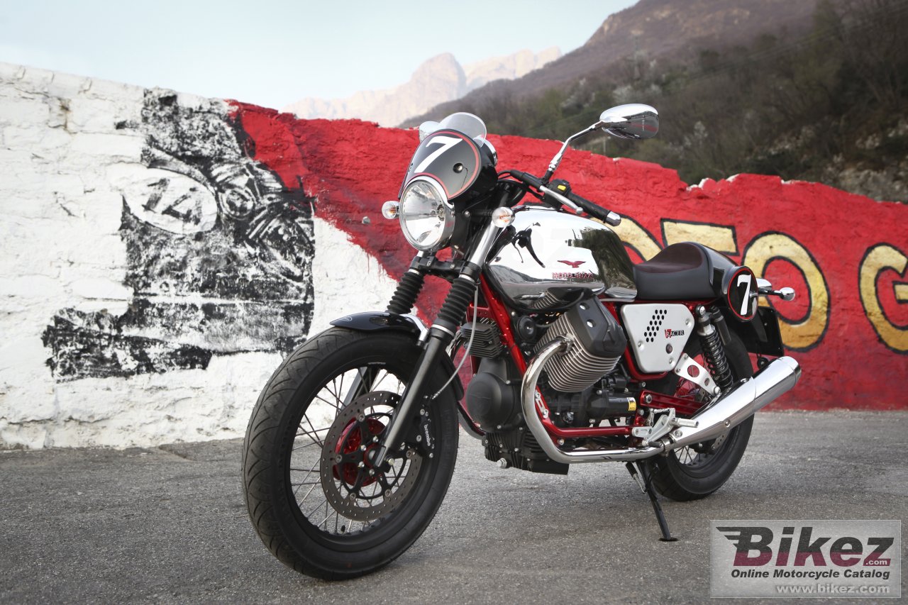 Thumbnail for Moto Guzzi V7 Racer 2013