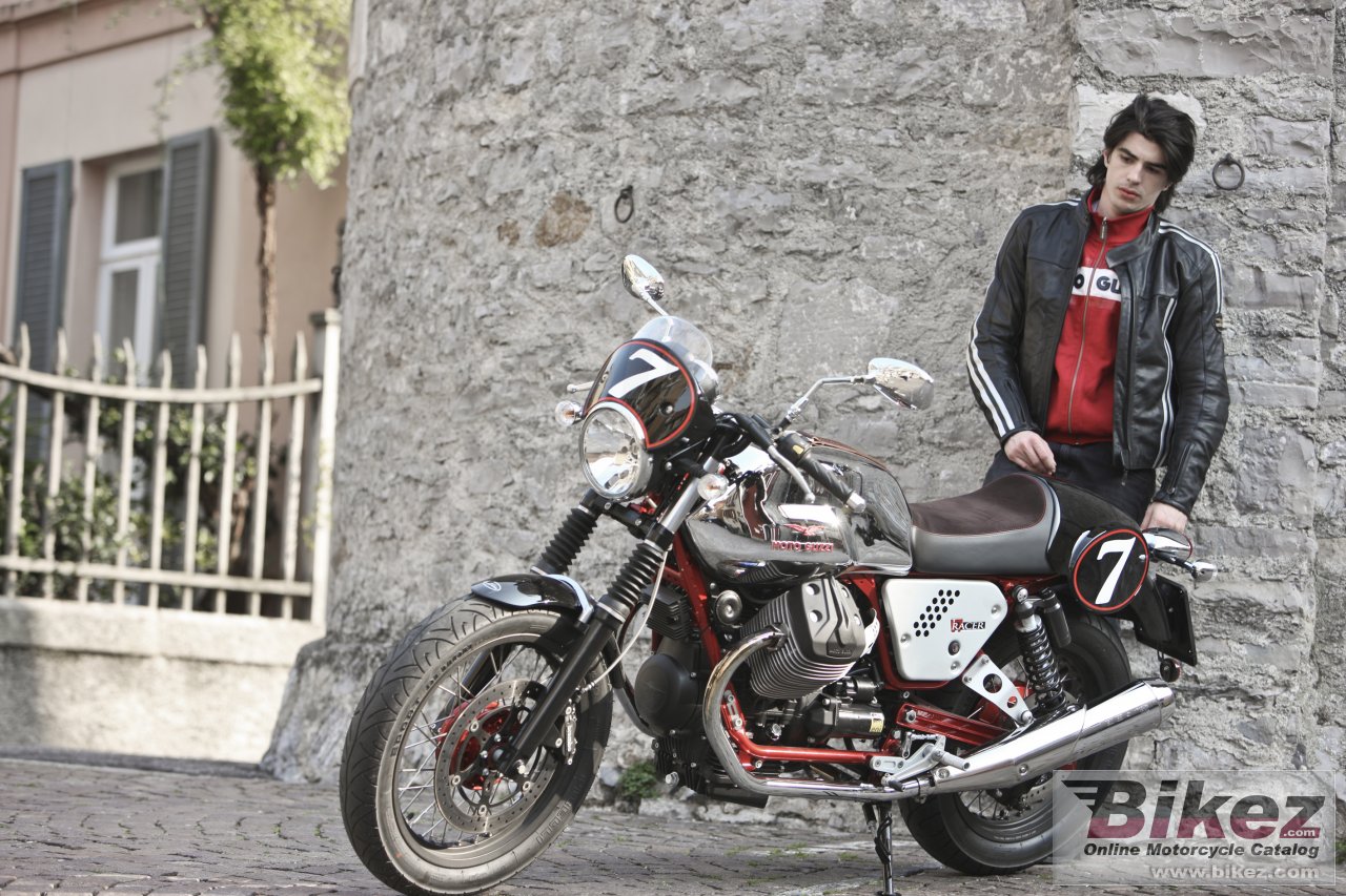 Thumbnail for Moto Guzzi V7 Racer 2013