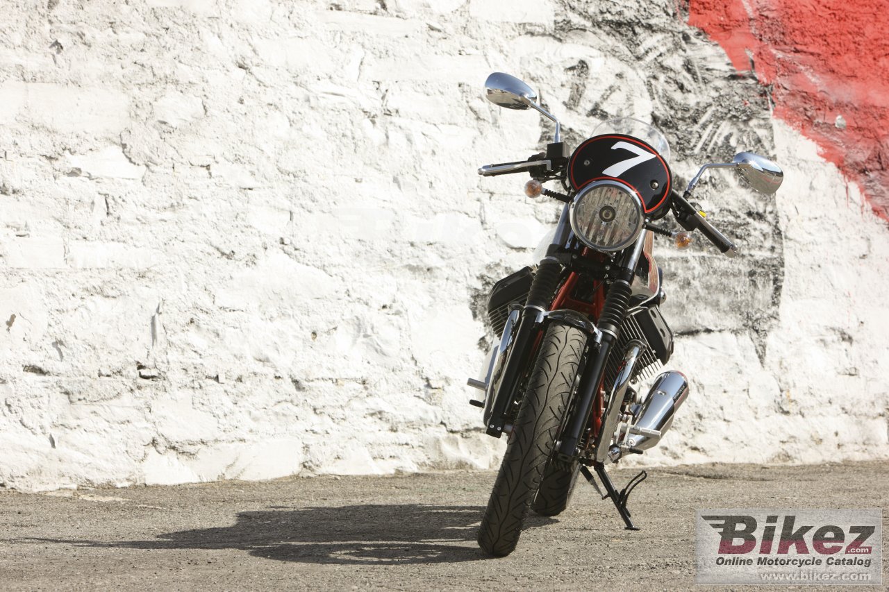 Thumbnail for Moto Guzzi V7 Racer 2013
