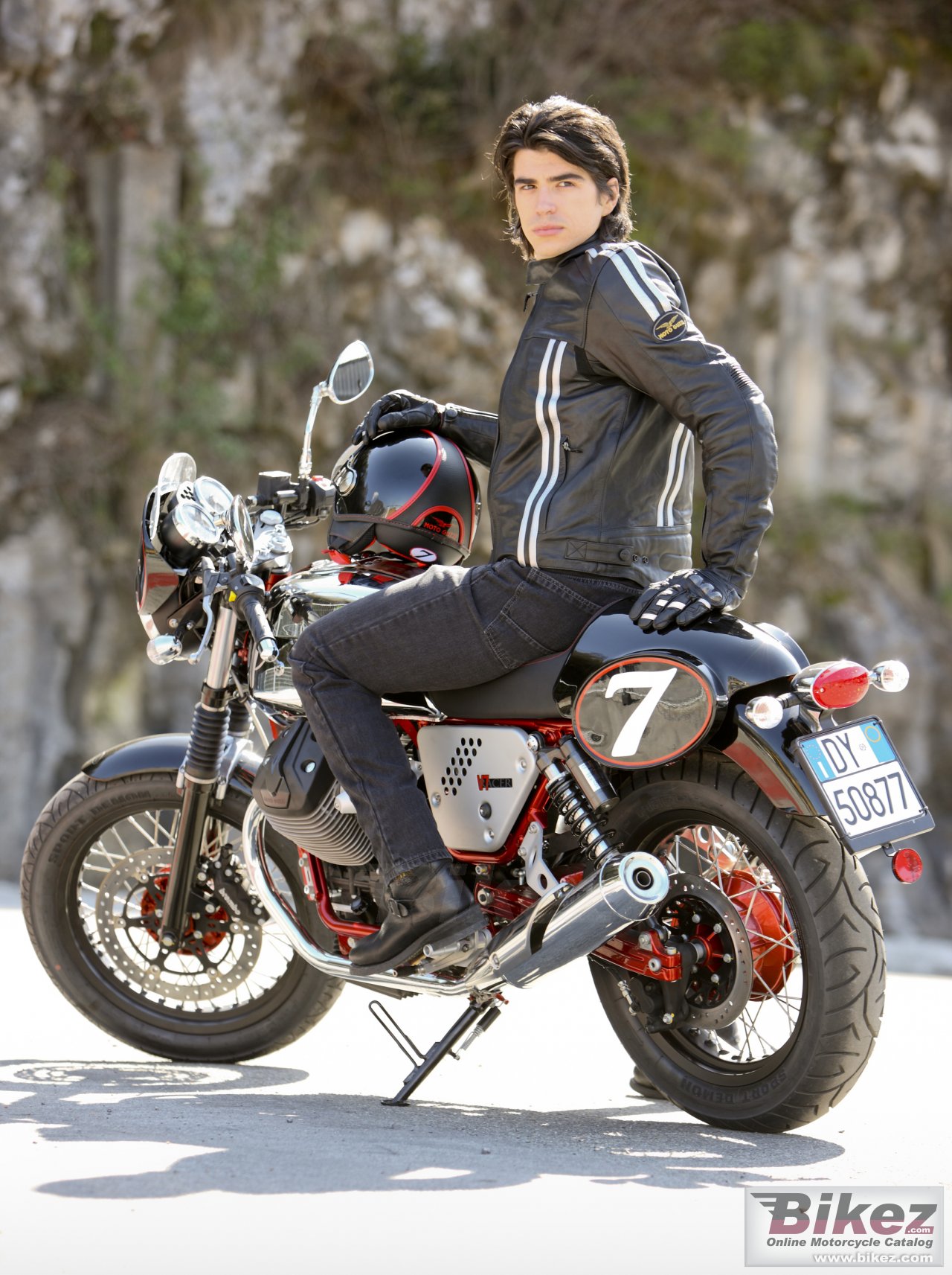 Thumbnail for Moto Guzzi V7 Racer 2013