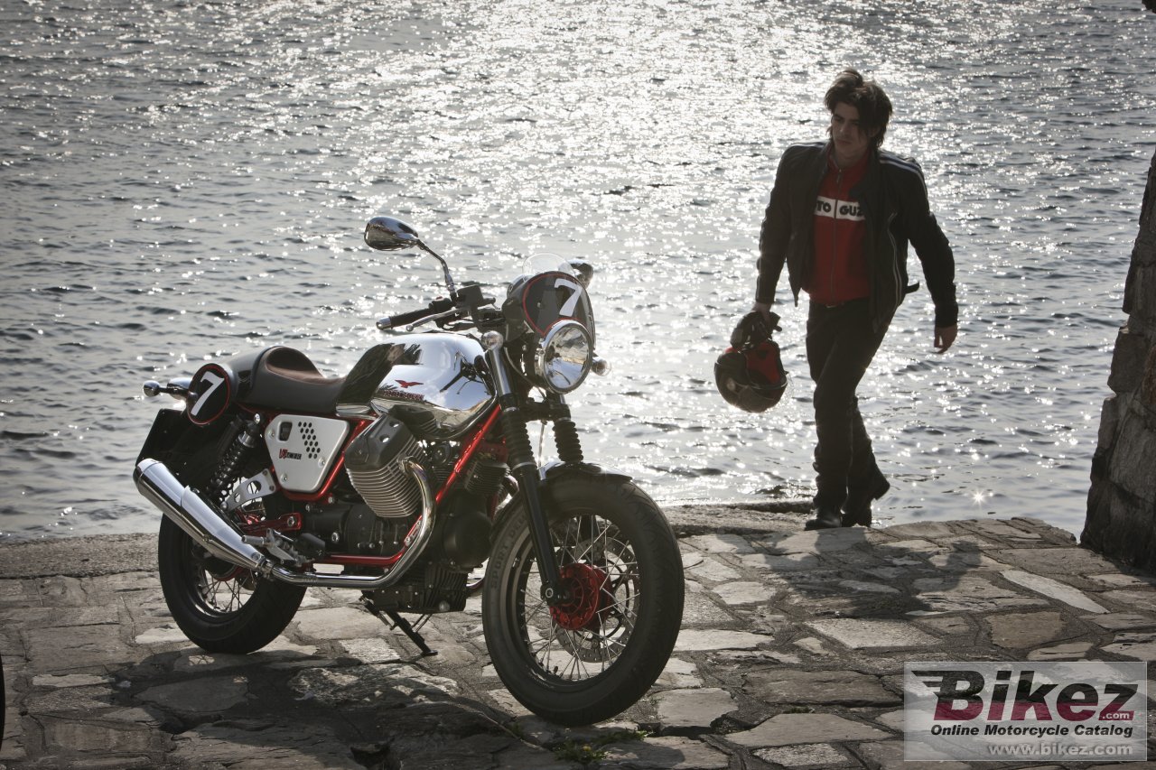 Thumbnail for Moto Guzzi V7 Racer 2013