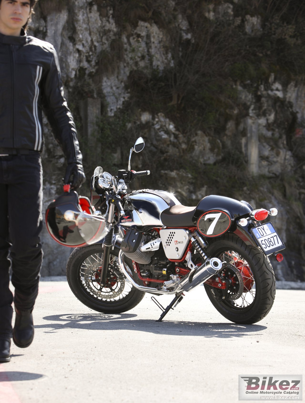 Thumbnail for Moto Guzzi V7 Racer 2013