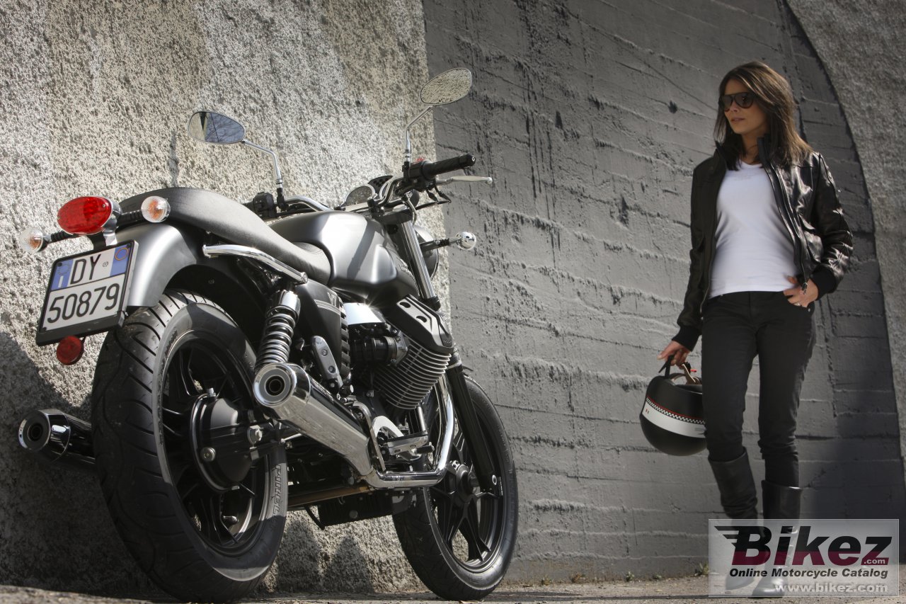 Thumbnail for Moto Guzzi V7 Stone 2013