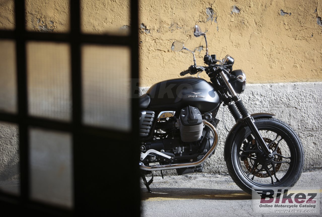Thumbnail for Moto Guzzi V7 Stone 2013