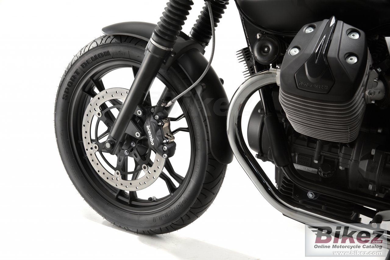 Thumbnail for Moto Guzzi V7 Stone 2013
