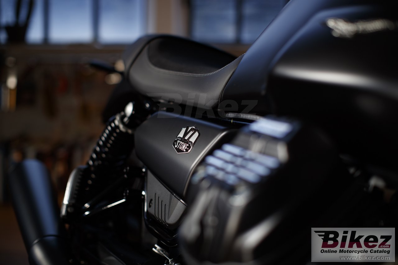 Thumbnail for Moto Guzzi V7 Stone 2021