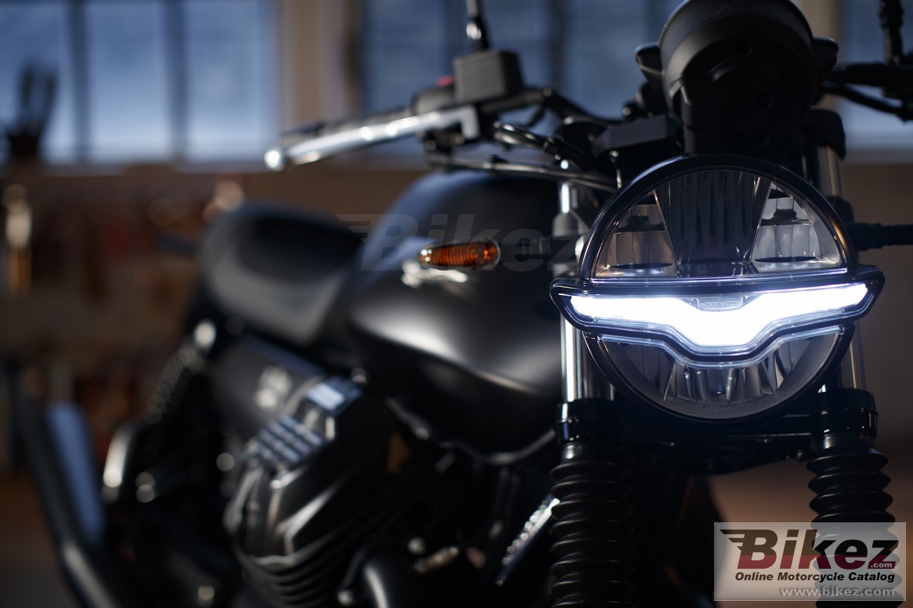 Thumbnail for Moto Guzzi V7 Stone 2021