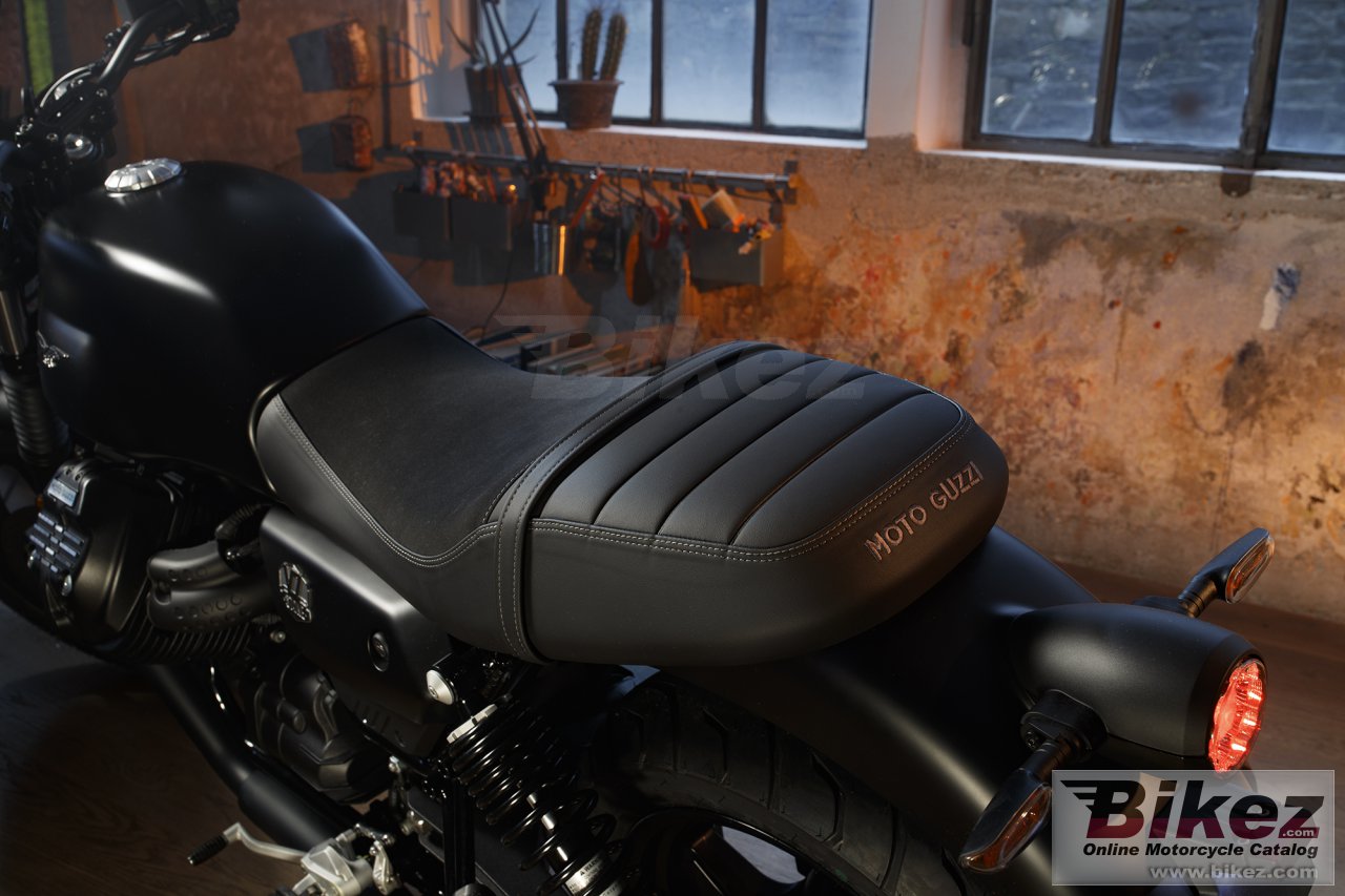 Thumbnail for Moto Guzzi V7 Stone 2021