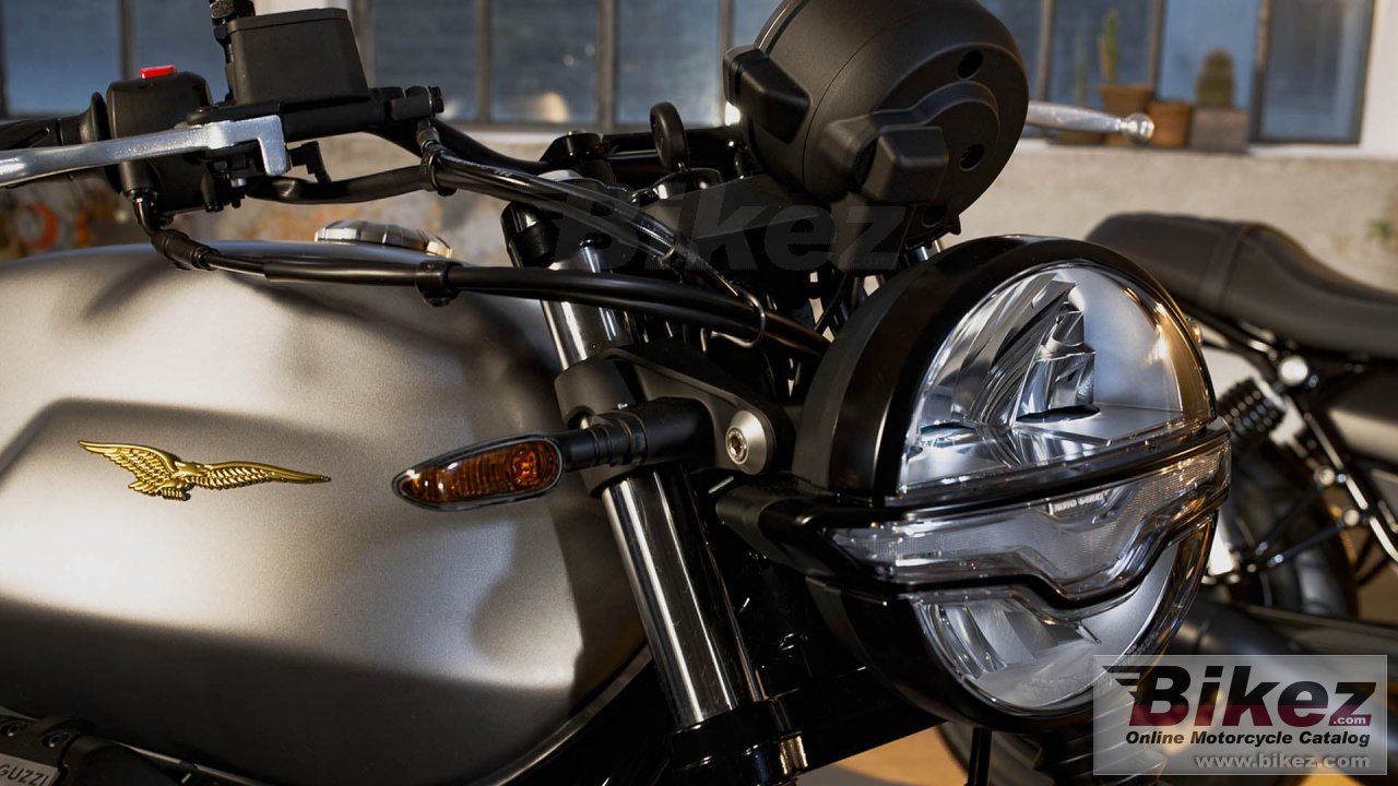 Thumbnail for Moto Guzzi V7 Stone Centenario 2021