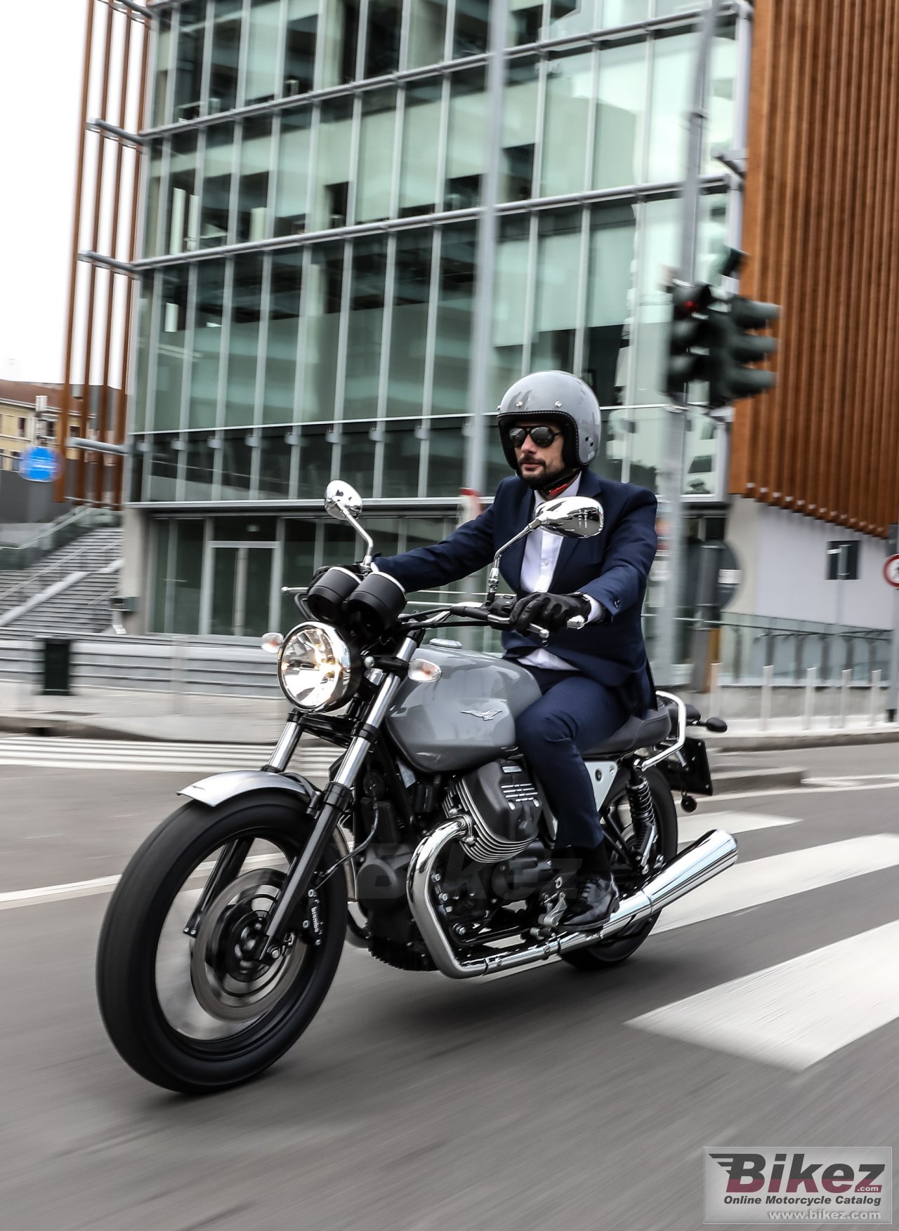 Thumbnail for Moto Guzzi V7III Milano 2020