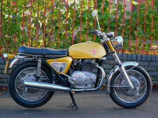 Motobi Tornado 650