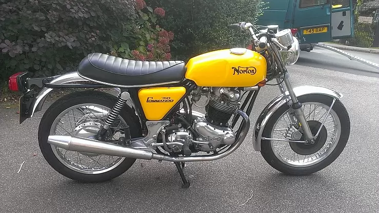 Norton Commando 750 Roadster