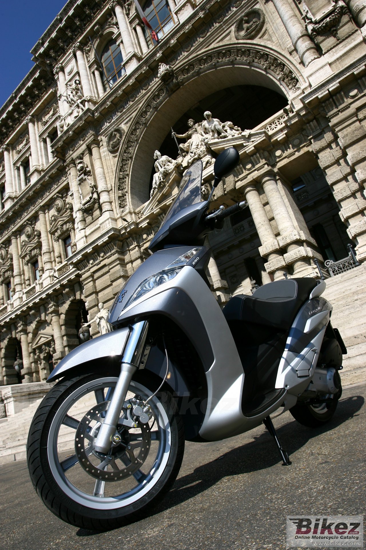 Thumbnail for Peugeot Geopolis 250 Exec. 2007