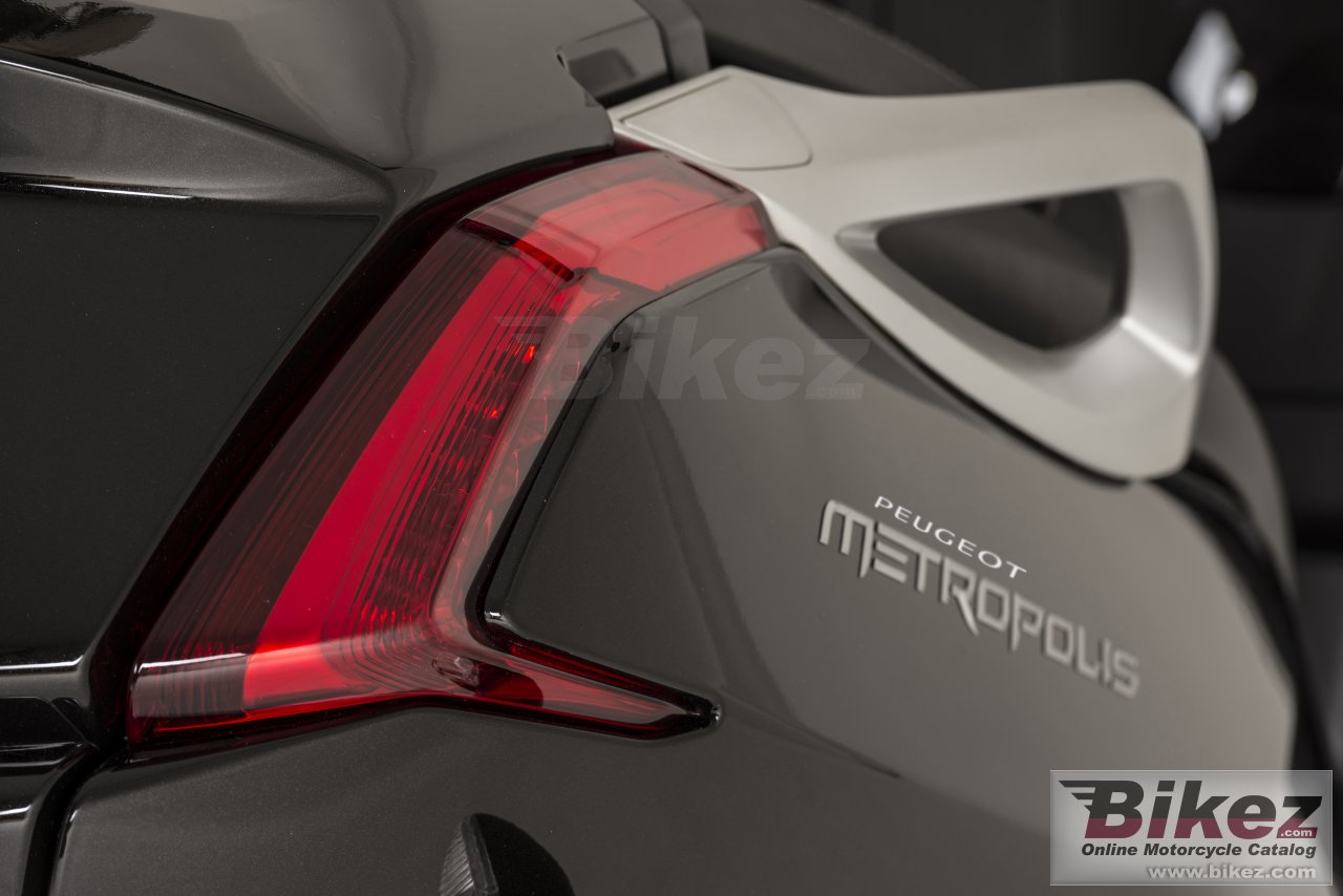Thumbnail for Peugeot Metropolis 2016